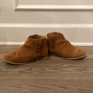 Brown velvet brown children Boots. Size 2.